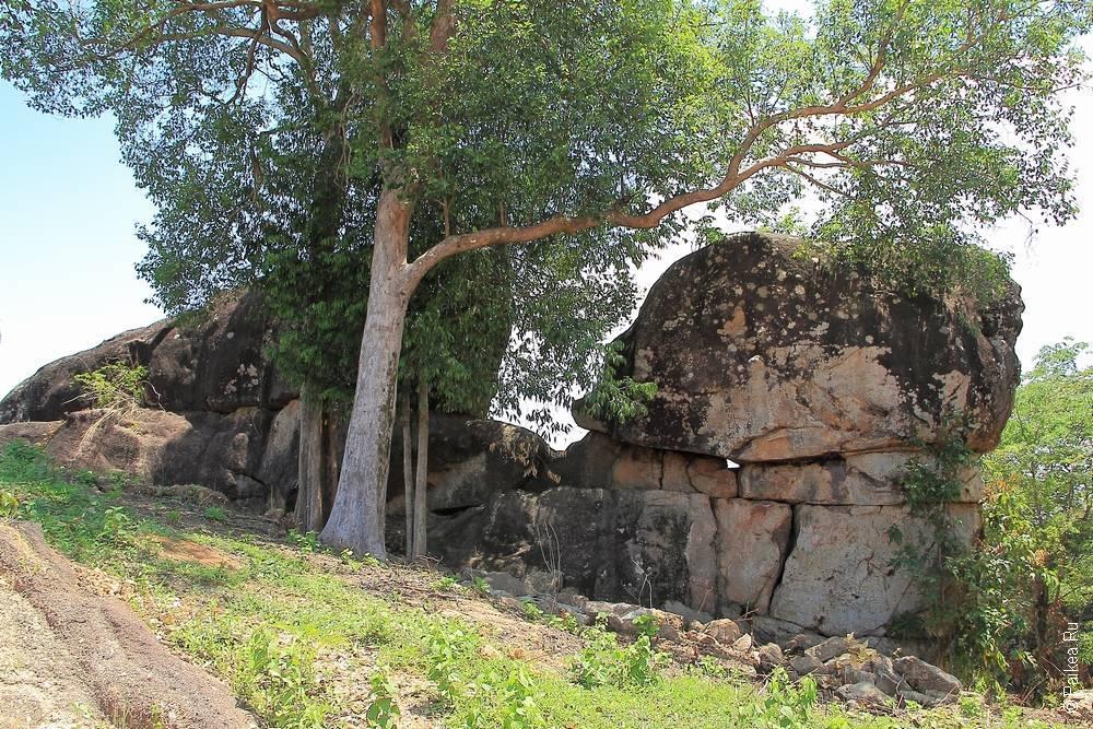 Лаос - Та Кек - Великая стена (Laos - Tha Khek - Great wall)