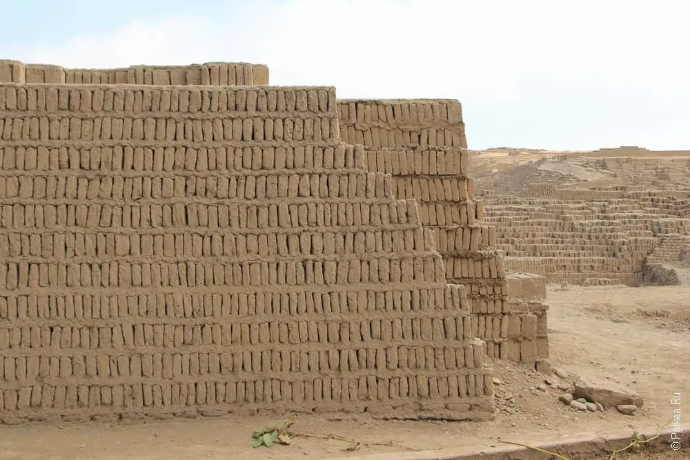 Уака Пукджама, Лима, Перу (Huaca Pucllama, Lima, Peru)