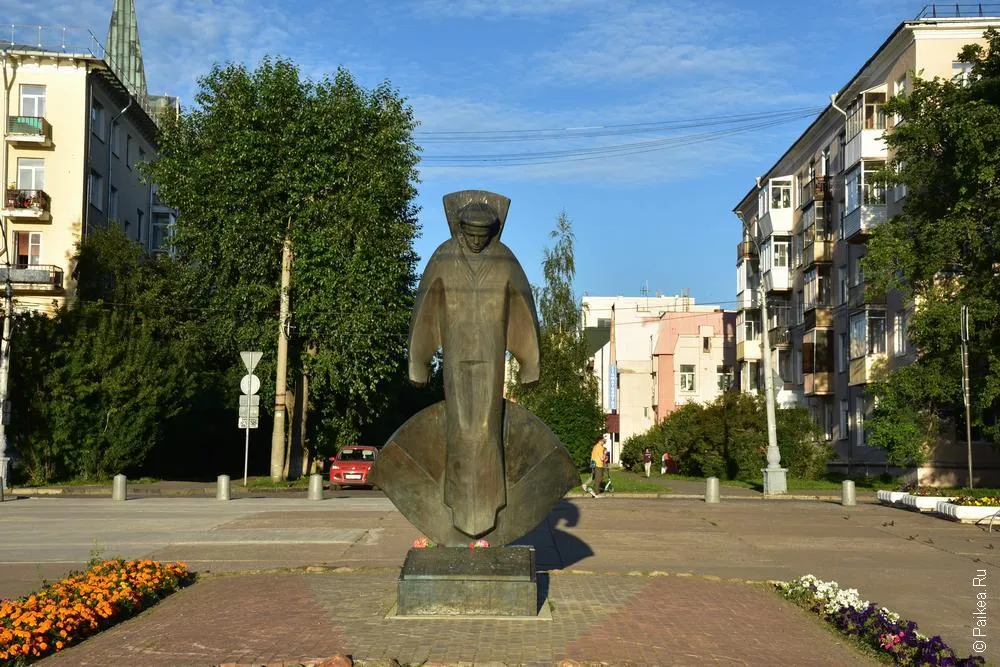 памятник юнгам северного флота
